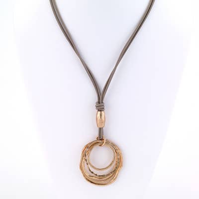 Multi Ring Pendant Leather Necklace